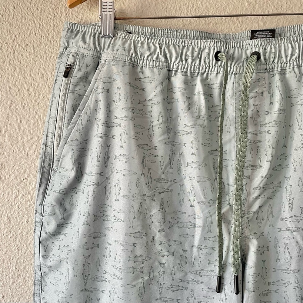 Eddie Bauer Volley Swim Trunks Shorts Men’s L Light Blue Fish Print 8” Inseam - Picture 3 of 13